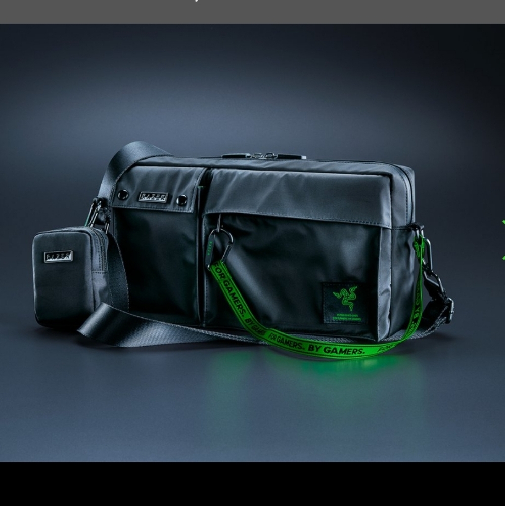 *NO COIN PURSE - Razer Esports Gaming Xanthus Black Crossbody Bag